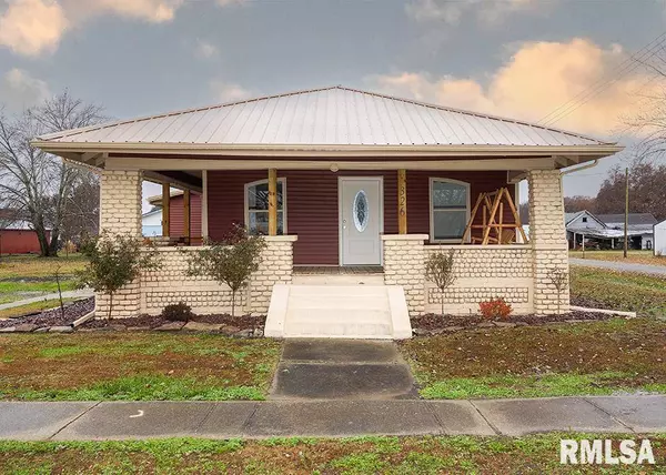 326 N MAIN ST, Xenia, IL 62899