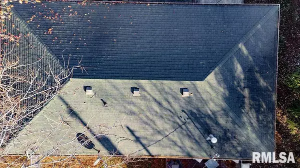 4 HILLSIDE DR, Mt Vernon, IL 62864