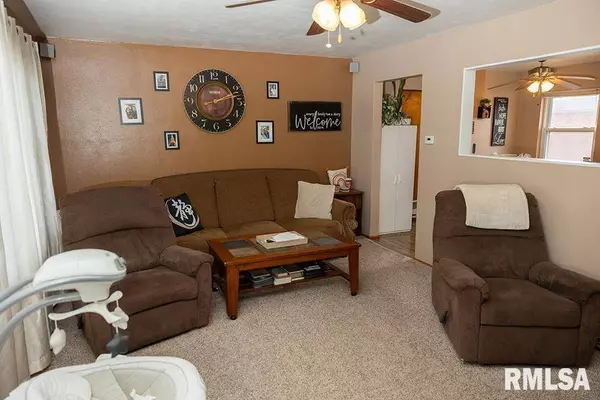 4 HILLSIDE DR, Mt Vernon, IL 62864