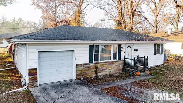 4 HILLSIDE DR, Mt Vernon, IL 62864