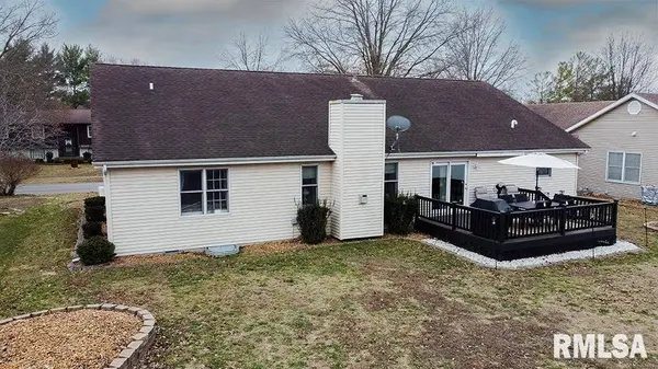 4328 Woodglen LN, Mt Vernon, IL 62864