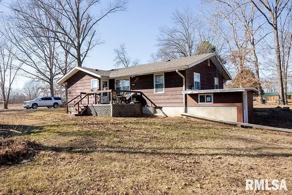 5840 McCarty RD, Kinmundy, IL 62854