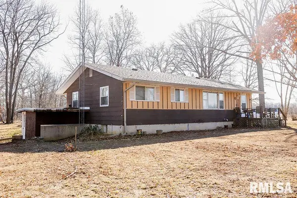 5840 McCarty RD, Kinmundy, IL 62854