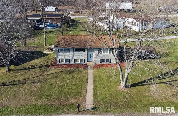 15047 N COLONY LN, Effingham, IL 62401