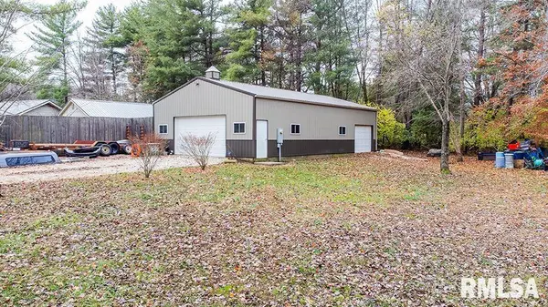 439 E GLENWOOD AVE, Olney, IL 62450
