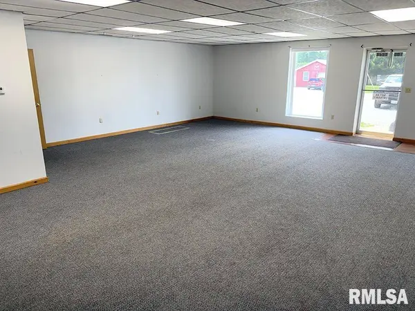 235 CHESTNUT ST, Louisville, IL 62858