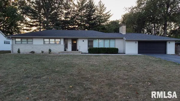 905 N 8TH ST, Vandalia, IL 62471