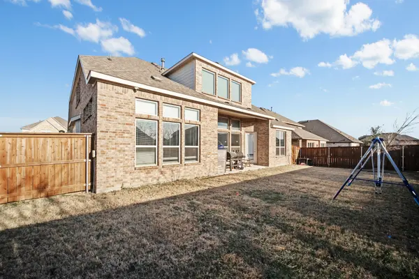907 Darcy Dr, Mansfield, TX 76063-6671