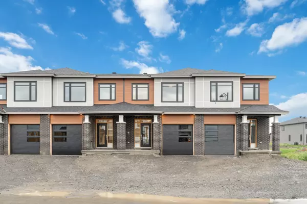 744 Maverick Cres, Ottawa, ON K2S 2X1