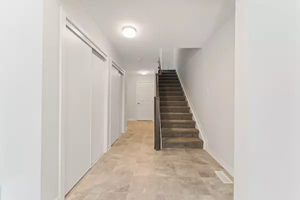 Ottawa, ON K2J 7B2,919 Nova Pvt