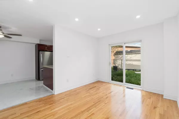 3 A Southpark DR, Blackburn Hamlet, ON K1B 3B8