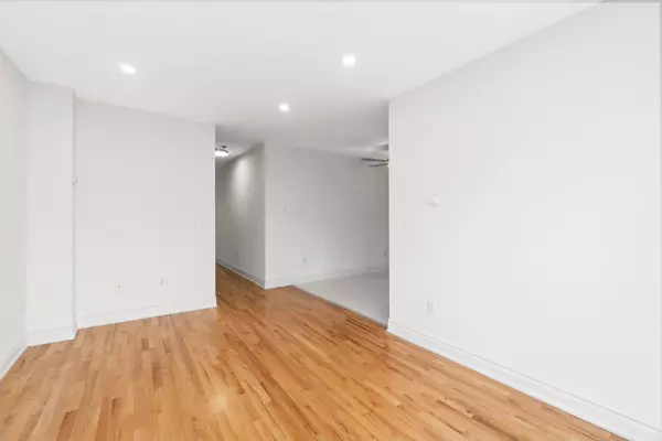 3 A Southpark DR, Blackburn Hamlet, ON K1B 3B8