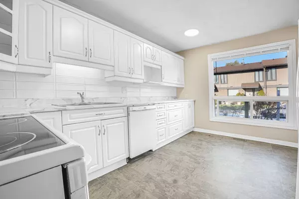 890 Cahill DR W #10, Hunt Club - Windsor Park Village And Area, ON K1V 9A4