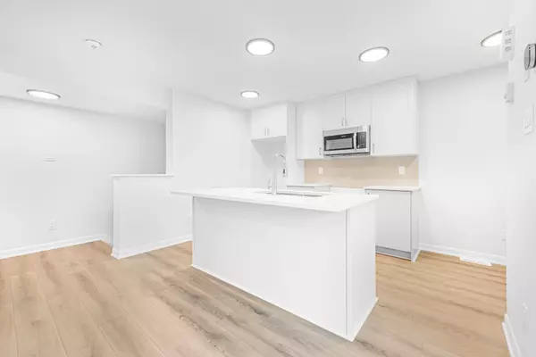 301 Glenroy Gilbert DR #9, Barrhaven, ON K2J 7N6