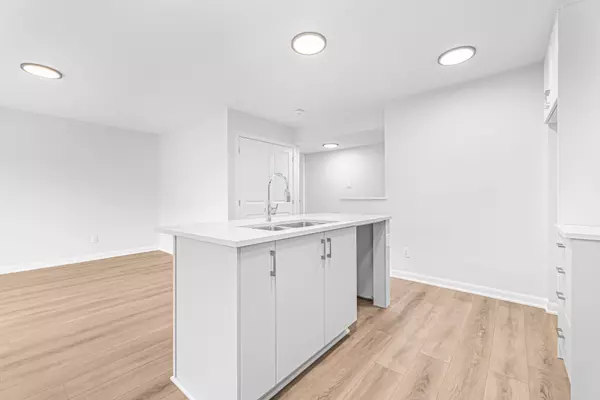 301 Glenroy Gilbert DR #9, Barrhaven, ON K2J 7N6