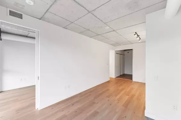 10 James ST #316, Ottawa Centre, ON K2P 1Y5