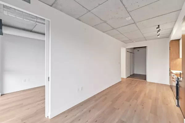 10 James ST #316, Ottawa Centre, ON K2P 1Y5