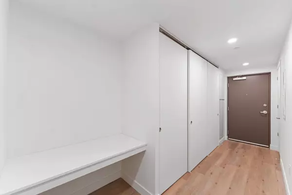 10 James ST #316, Ottawa Centre, ON K2P 1Y5