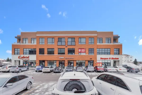 220 Kennevale Dr #308, Ottawa, ON K2J 6B6