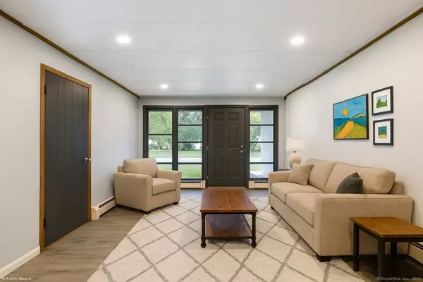 8 Ellis Road, Enfield, CT 06082