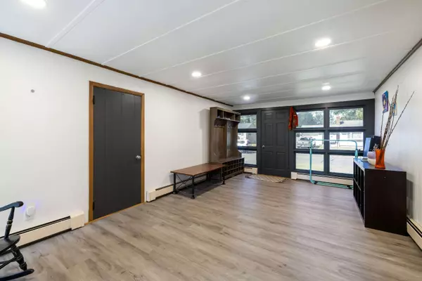 8 Ellis Road, Enfield, CT 06082