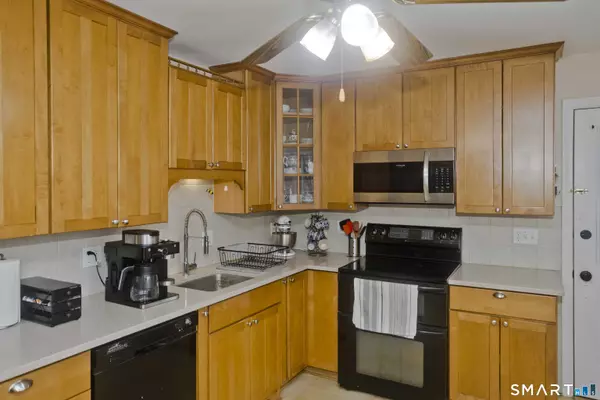 39 Perry Lane, Enfield, CT 06082