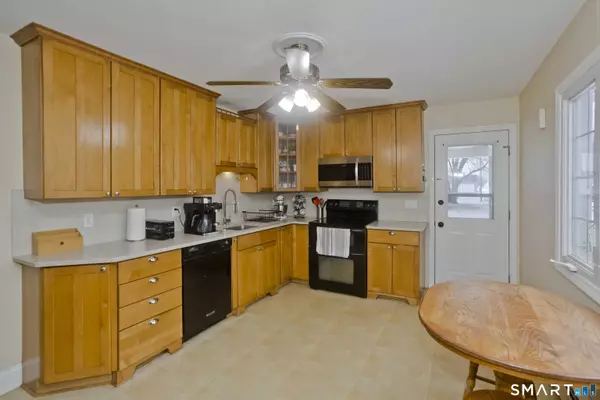 39 Perry Lane, Enfield, CT 06082