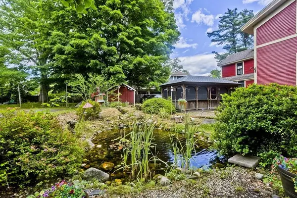2 Crescent Hl, Springfield, MA 01105