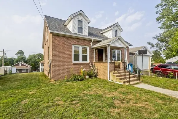 26 Grace St, Chicopee, MA 01020