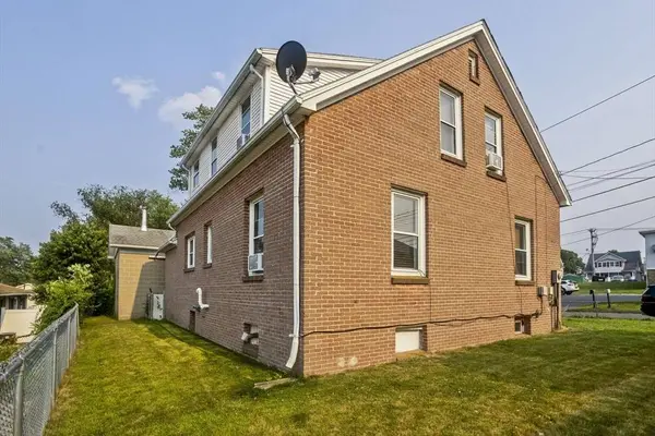 26 Grace St, Chicopee, MA 01020