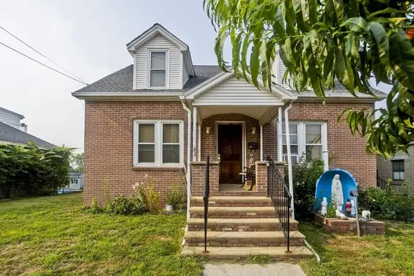 26 Grace St, Chicopee, MA 01020