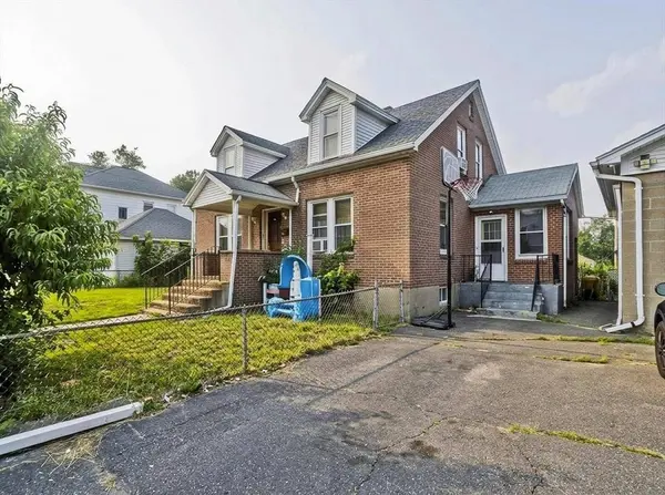 26 Grace St, Chicopee, MA 01020