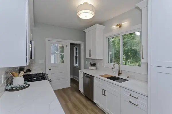 45 Bellevue Ave, Longmeadow, MA 01106