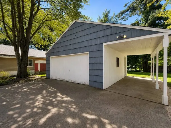 45 Bellevue Ave, Longmeadow, MA 01106