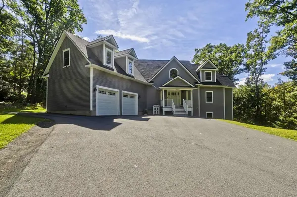 1201 General Knox Rd, Russell, MA 01071