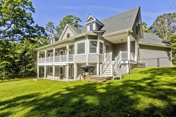 1201 General Knox Rd, Russell, MA 01071