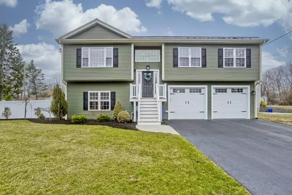 34 Como Dr, Attleboro, MA 02703