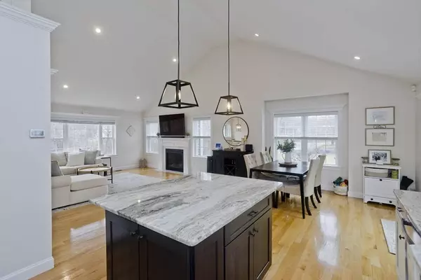 34 Como Dr, Attleboro, MA 02703