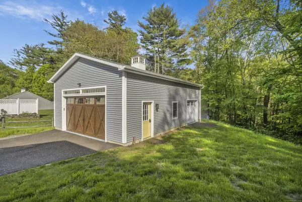 10 Glen Hollow Drive, Farmington, CT 06085