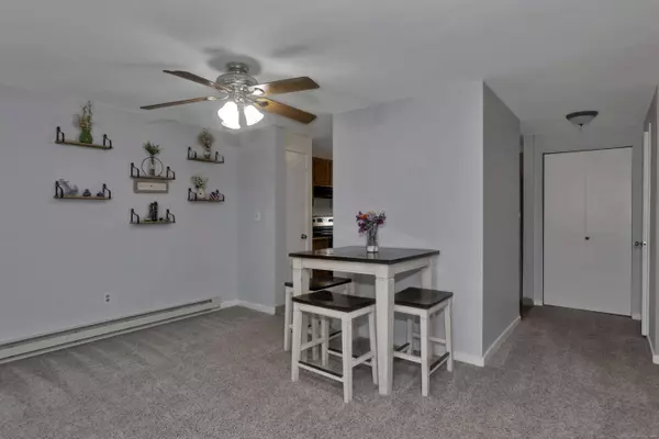 19 Chelsea Lane #19, East Granby, CT 06026