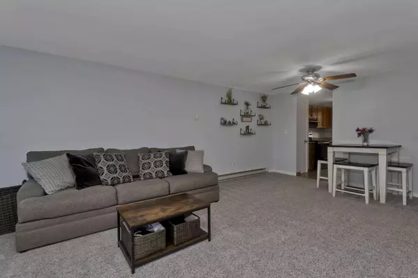 19 Chelsea Lane #19, East Granby, CT 06026