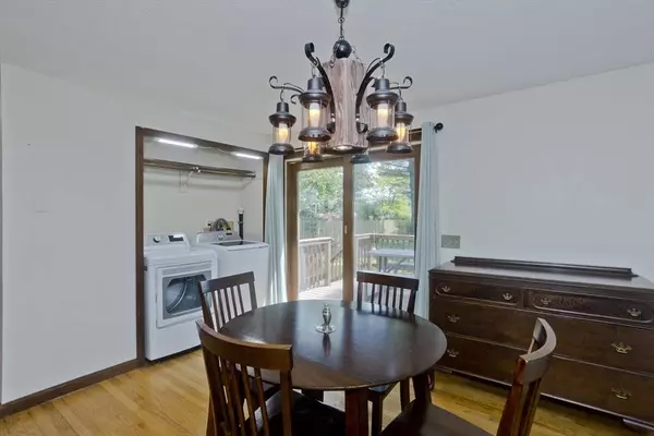 8 Field St, Southwick, MA 01077