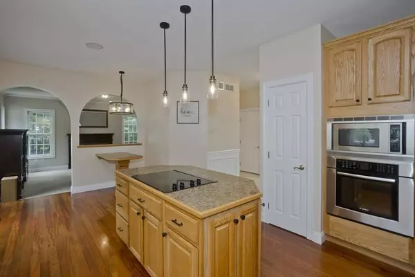 11 Lexington Cir, Southwick, MA 01077