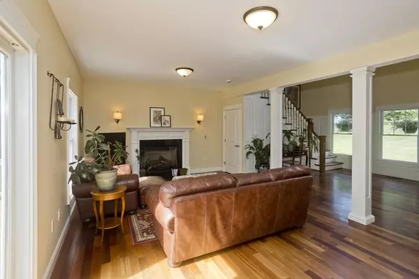 25 Davis Rd, Southwick, MA 01077