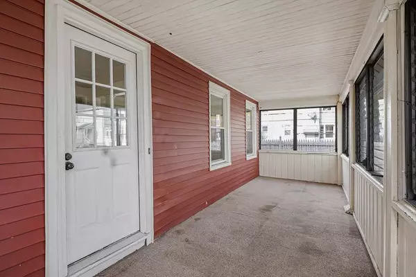 18 Sycamore St, Springfield, MA 01109