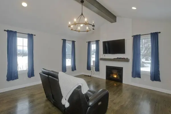 5-A Sawgrass Ln, Southwick, MA 01077