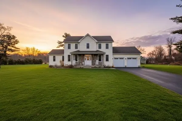 5-A Sawgrass Ln, Southwick, MA 01077