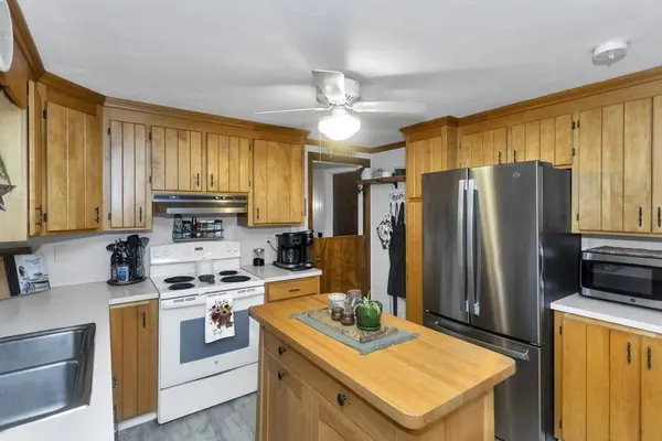 166 Montgomery Rd, Westfield, MA 01085