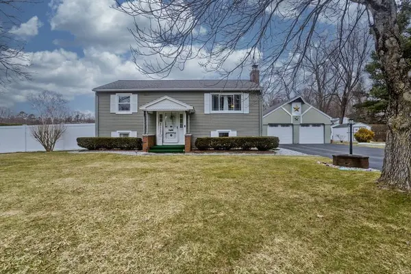 125 Pondview Dr, Ludlow, MA 01056