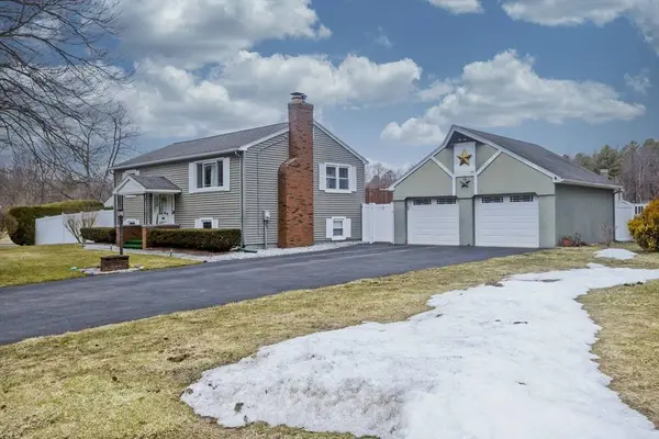 125 Pondview Dr, Ludlow, MA 01056